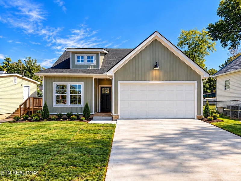 1222 NW Mercer St, Knoxville, TN 37921