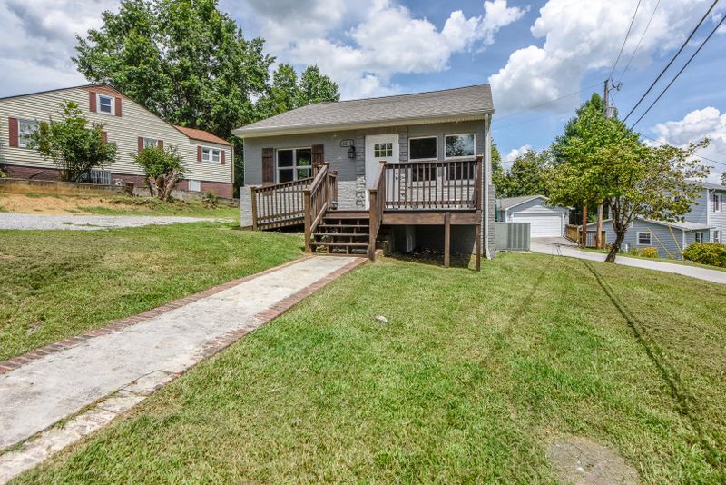 1222 Oakland St, Alcoa, TN 37701