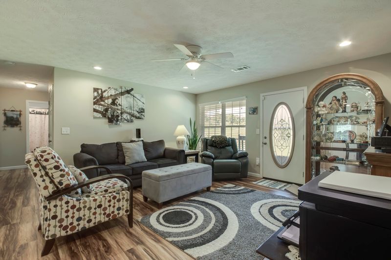 1222 Tramel Rd, Sevierville, TN 37862