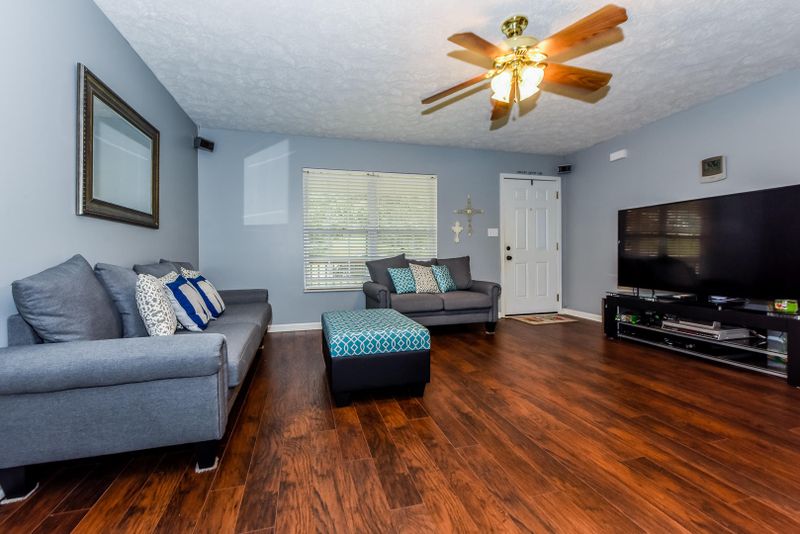 1223 Buford Ct, Greenback, TN 37742