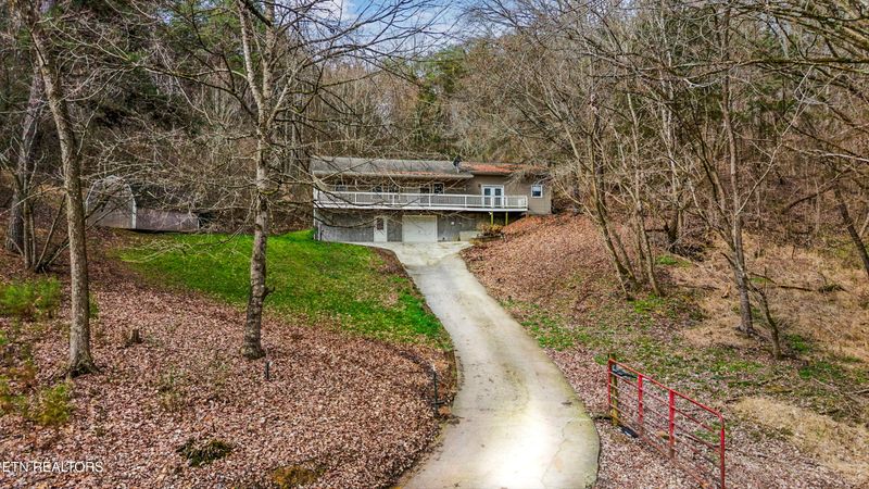1223 Powder Springs Rd, Sevierville, TN 37876
