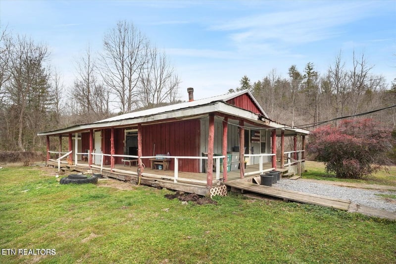 1223 Rocky Flats Rd, Cosby, TN 37722