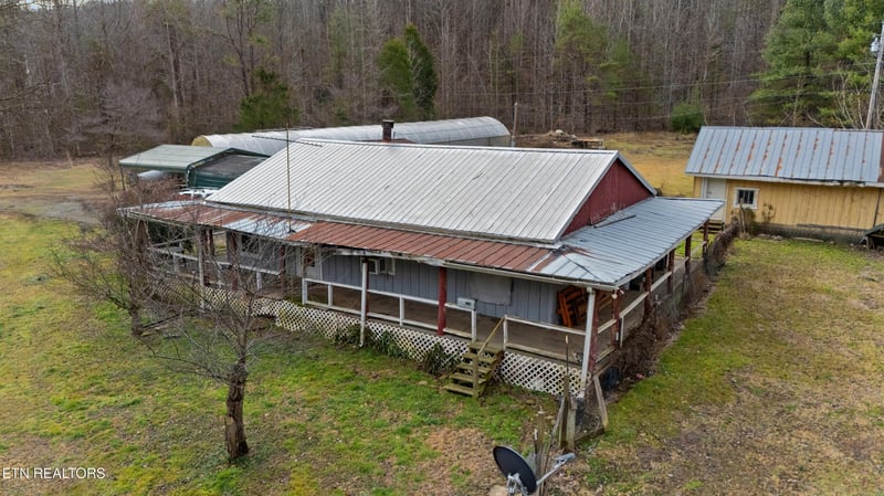1223 Rocky Flats Rd, Cosby, TN 37722