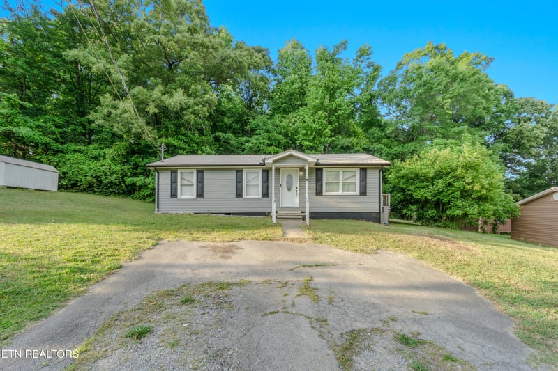 1224 Mountain View Cir, Etowah, TN 37331