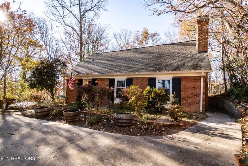 1225 Dougherty Dr, Morristown, TN 37814
