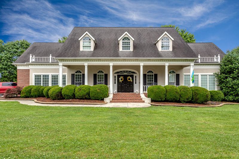 1225 Eagle Bend Rd, Clinton, TN 37716