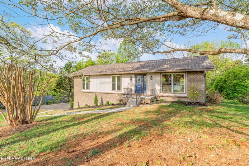 1225 Galewood Rd, Knoxville, TN 37919