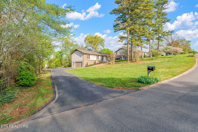 1225 Galewood Rd, Knoxville, TN 37919