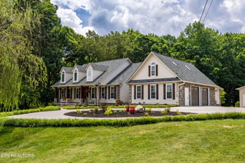 1225 Mountain View Rd, Lenoir City, TN 37771