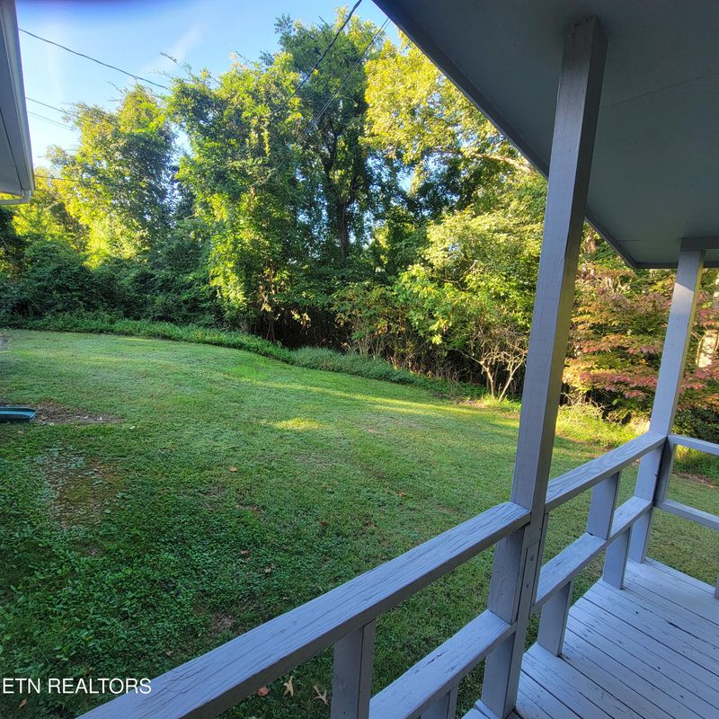 1225 Timber Ln, Kingston, TN 37763