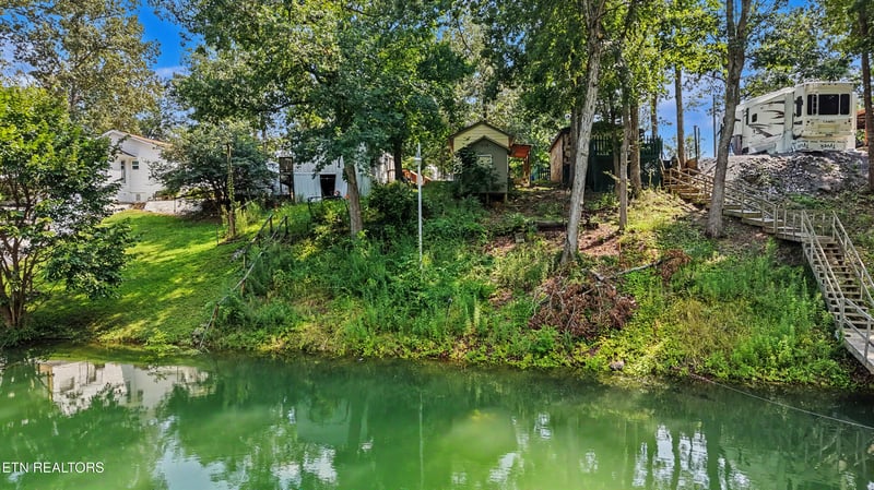 1226 Fishermans Way, Sevierville, TN 37876