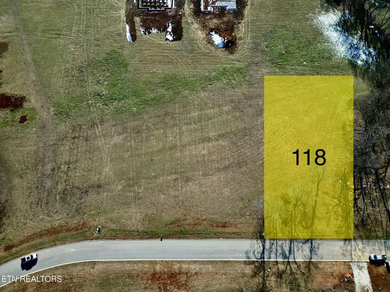 1226 Kellys View Dr, Greenback, TN 37742