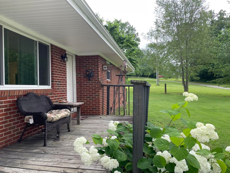 1226 N Union Grove Rd, Friendsville, TN 37737