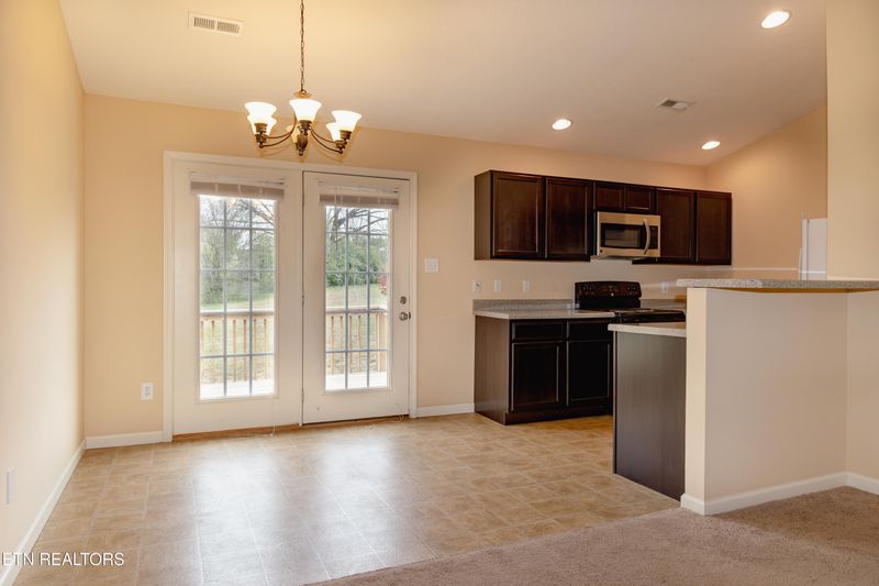 1226 Quiet Brook Ln, Knoxville, TN 37914