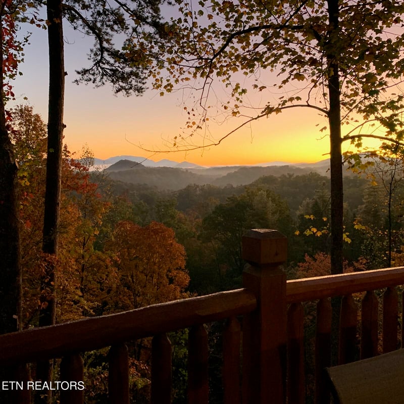 1226 Serenity Ln, Sevierville, TN 37876