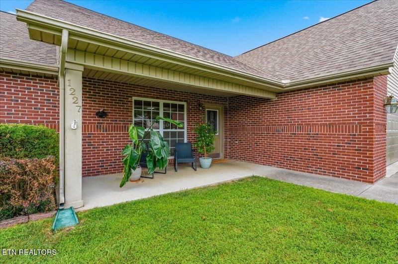 1227 Elsborn Ridge Rd, Maryville, TN 37801