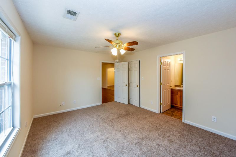1228 Buford Ct, Greenback, TN 37742