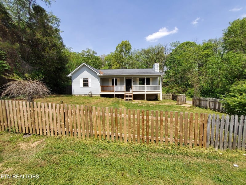 1228 Payne School Dr, Sevierville, TN 37876