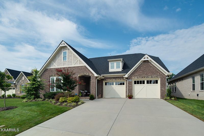 1229 Loggerhead Ln, Knoxville, TN 37932