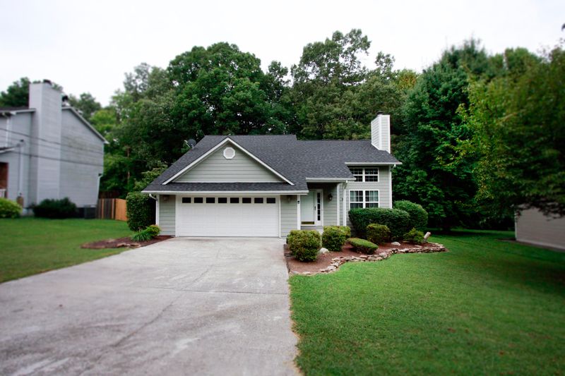 1229 Reston Ct, Knoxville, TN 37923