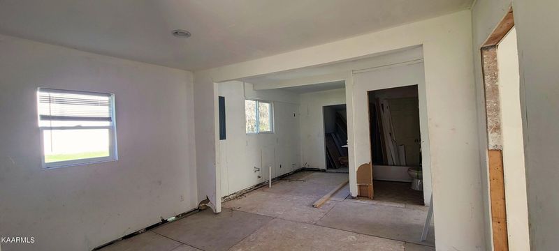 123 Baumgartner Rd, Harriman, TN 37748