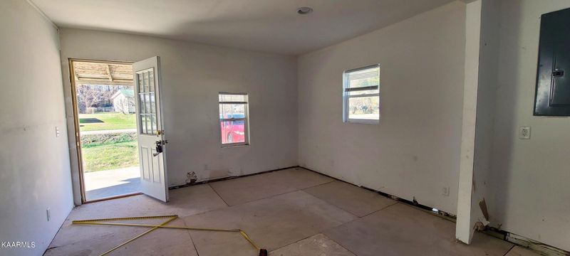 123 Baumgartner Rd, Harriman, TN 37748