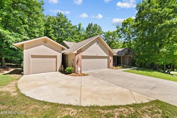123 Camelot Ln, Crossville, TN 38558