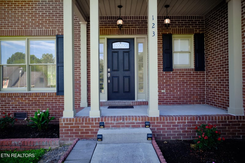 123 Capital Cir, Oak Ridge, TN 37830