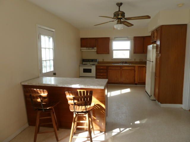 123 Carden Farm Dr, Clinton, TN 37716