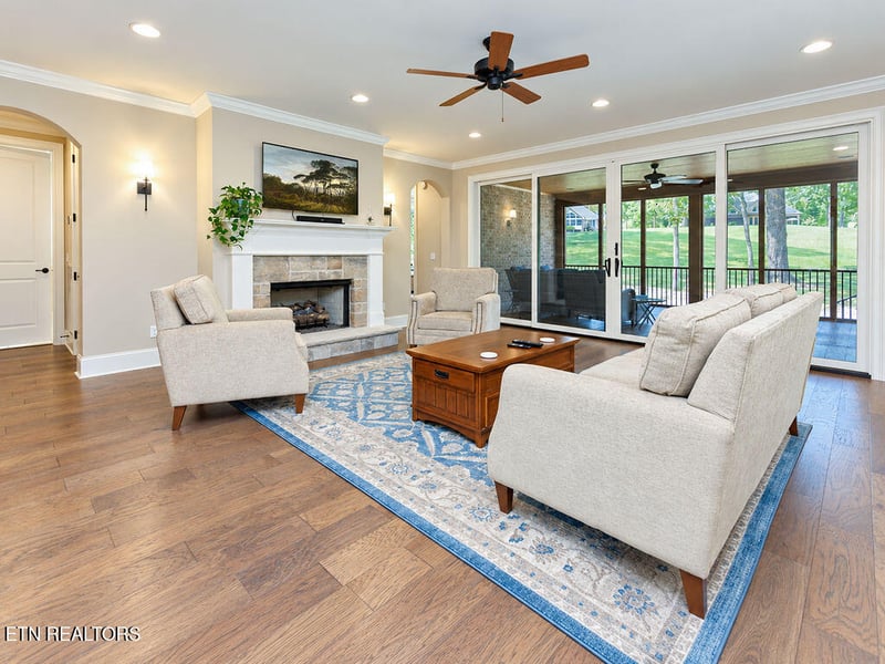 123 Cathedral Dr, Crossville, TN 38558