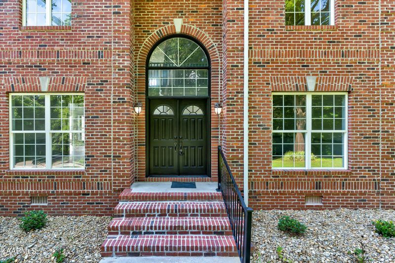 123 Cherry Ln, Jacksboro, TN 37757