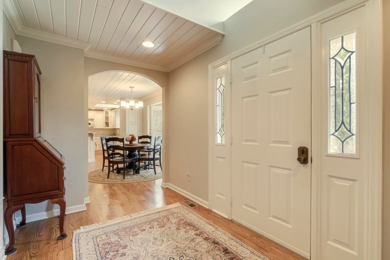 123 Claymore Ln, Oak Ridge, TN 37830