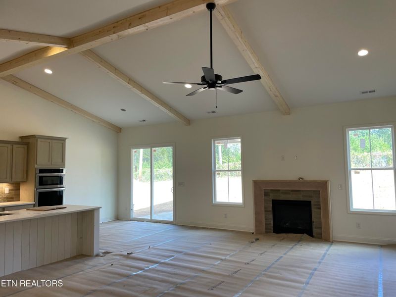 123 Clover Cir, Lenoir City, TN 37772
