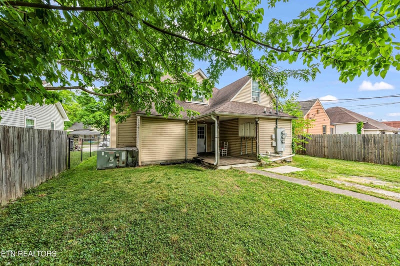 123 E Springdale Ave, Knoxville, TN 37917