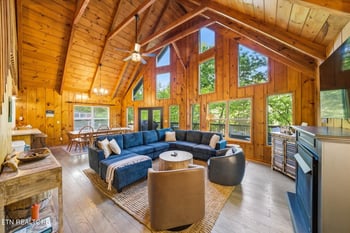 123 Flat Lake Cir, Speedwell, TN 37870