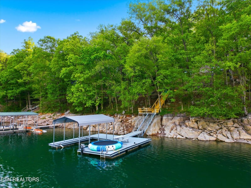 123 Flat Lake Cir, Speedwell, TN 37870