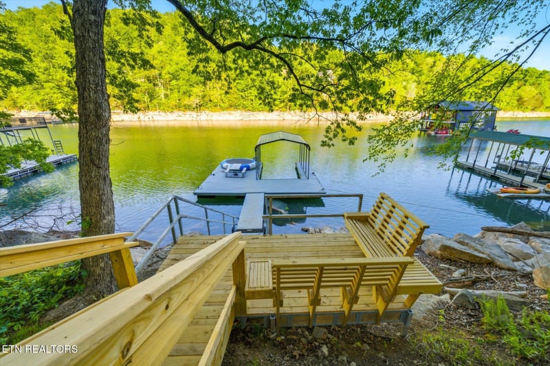 123 Flat Lake Cir, Speedwell, TN 37870