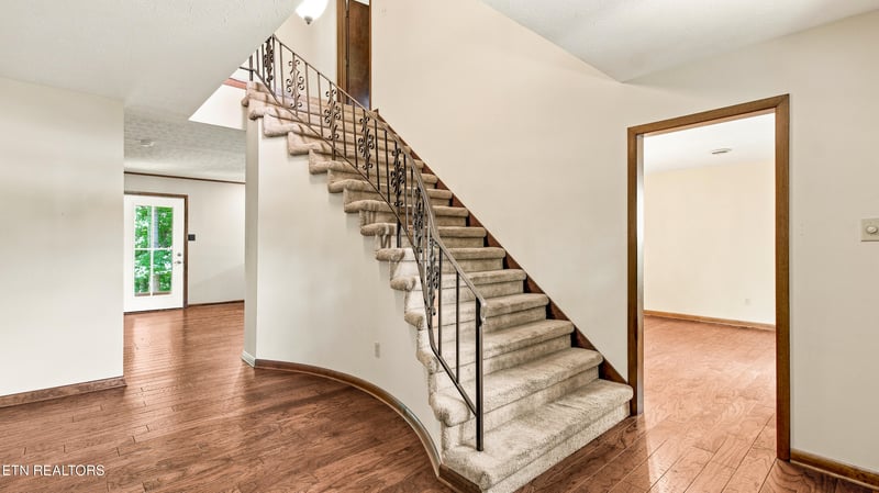 123 Garnet Ln, Oak Ridge, TN 37830