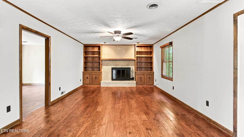123 Garnet Ln, Oak Ridge, TN 37830