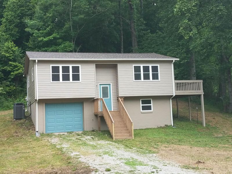 123 Happy Hollow Rd, Harriman, TN 37748