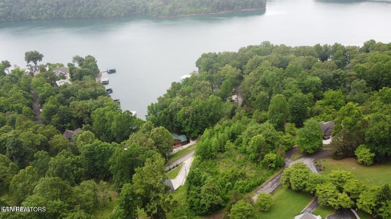 123 Hilty Head Ln, Lafollette, TN 37766
