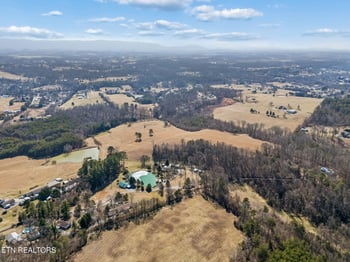 123 Jerry Cardin Ln, Friendsville, TN 37737