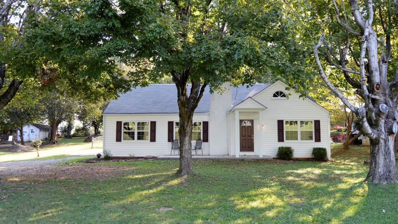 123 Keith Ln, Athens, TN 37303