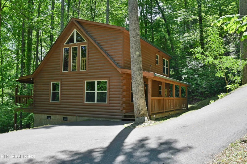123 Laurel Way, Gatlinburg, TN 37738