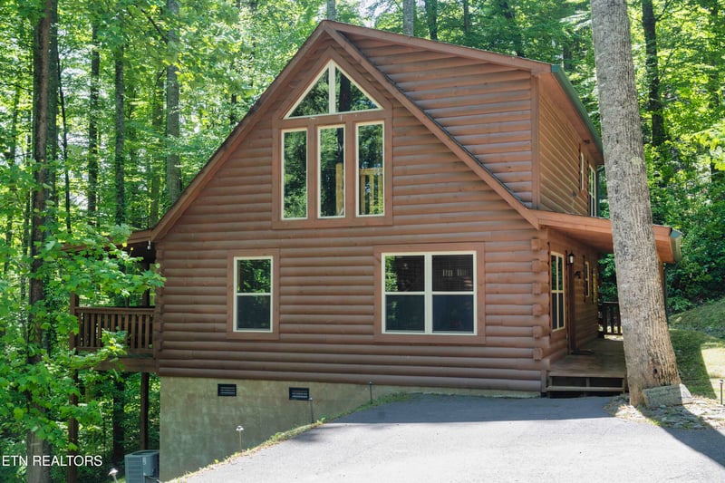 123 Laurel Way, Gatlinburg, TN 37738