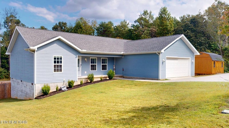 123 Magnolia Ln, Sweetwater, TN 37874
