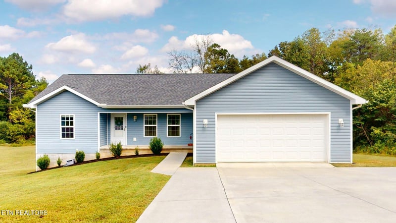 123 Magnolia Ln, Sweetwater, TN 37874