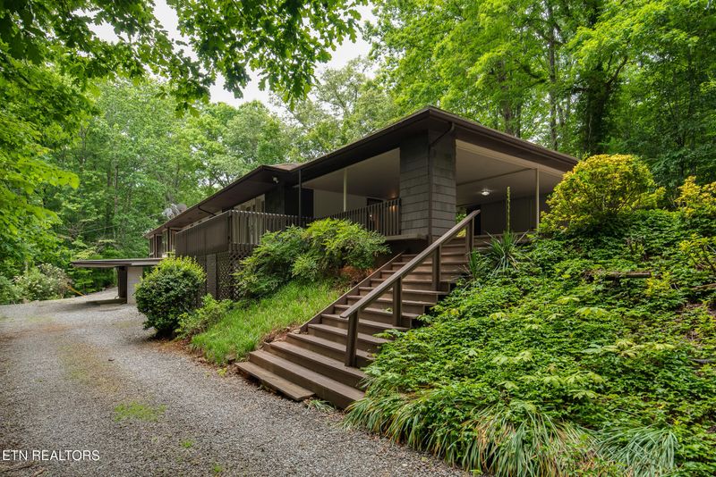 123 Manor Rd, Clinton, TN 37716