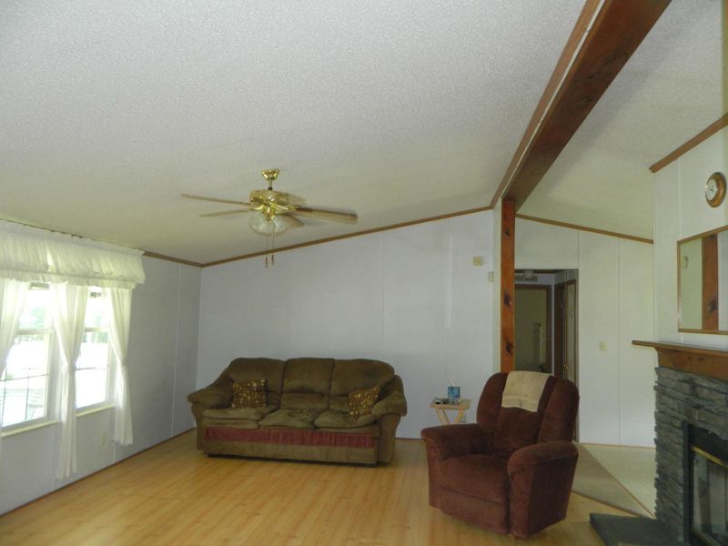 123 Mountain Rd, Oliver Springs, TN 37840