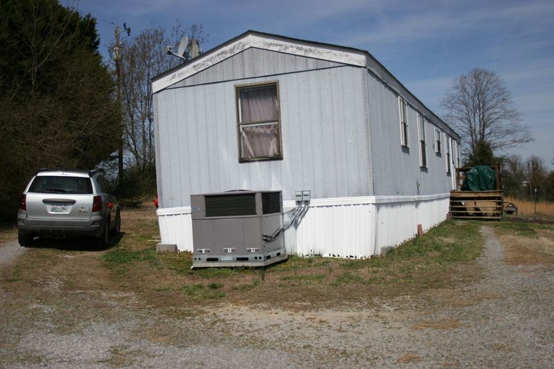 123 N Fork Loop, Madisonville, TN 37354